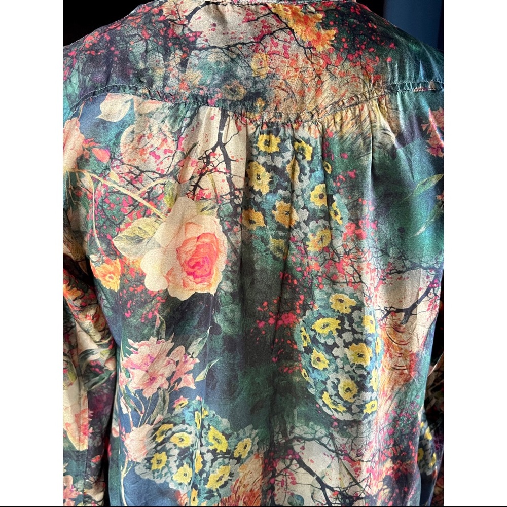 Johnny Was Traviata Leda Moody Floral 100% Silk Blouse XS - Picture 9 of 13